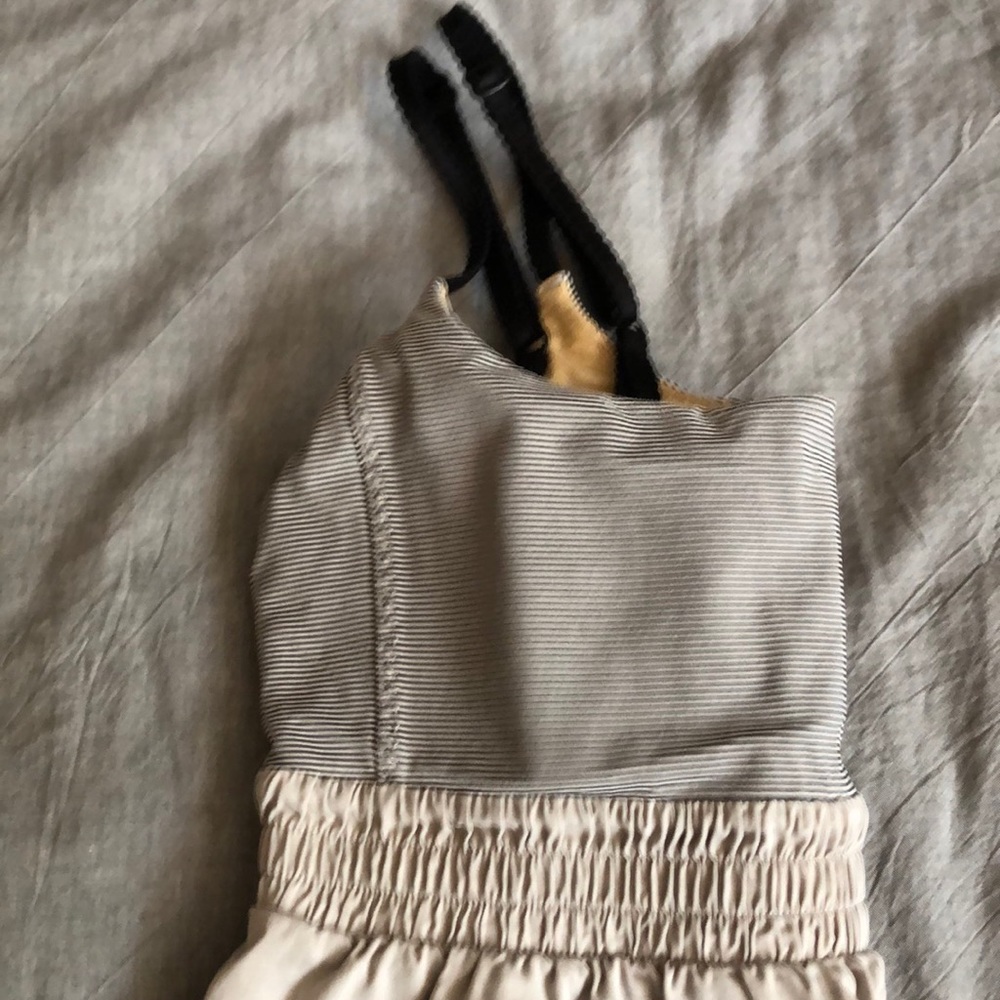 Lululemon casual tank with built in bra